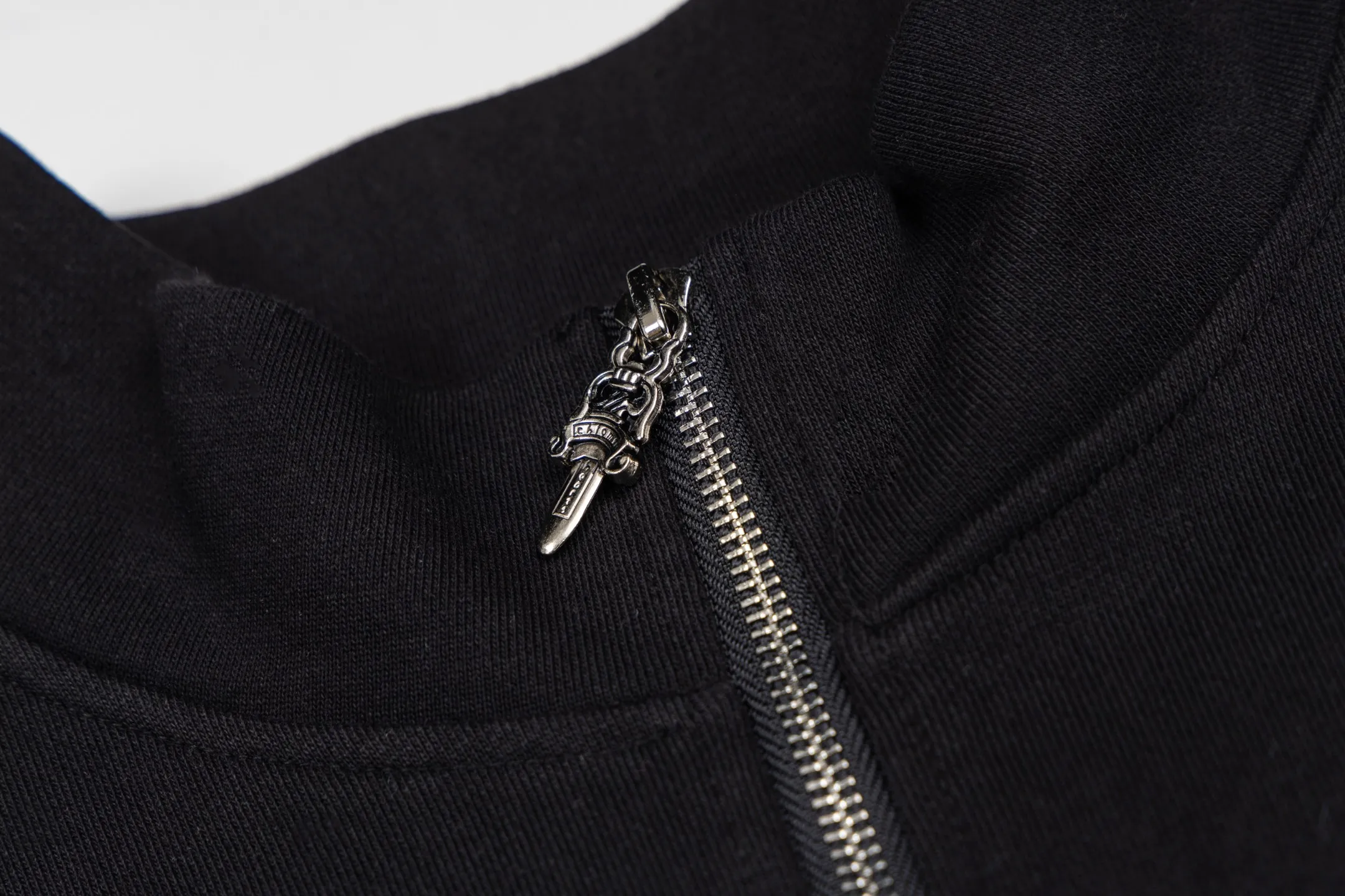 ：Y 145 ZP New Arrival Classic ： 32 ， ： ！ Sizes：S M L XL ：Black